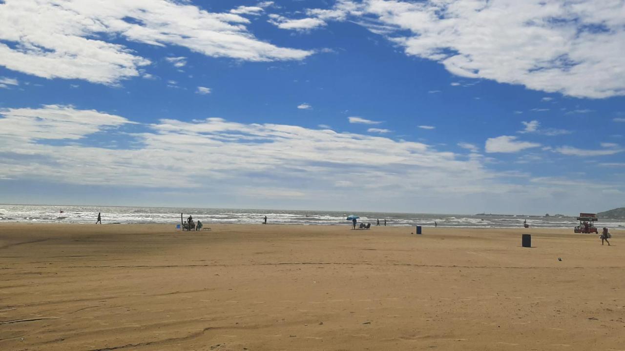 Ampla Cobertura Na Praia Do Mar Grosso Laguna Εξωτερικό φωτογραφία